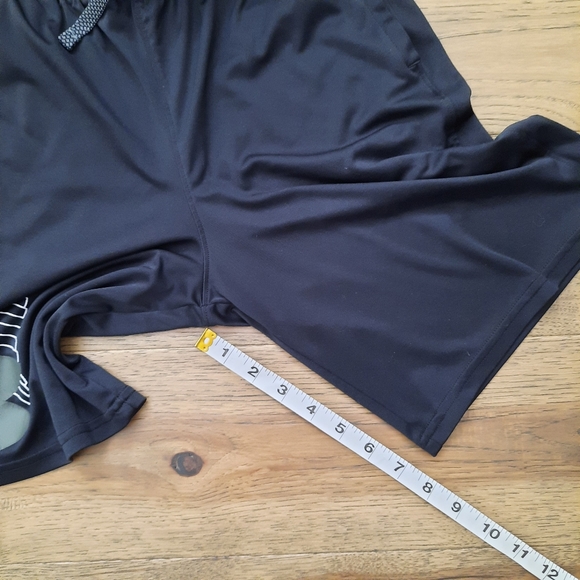 Under Armour Heat Gear Drawstring Shorts - Picture 9 of 13